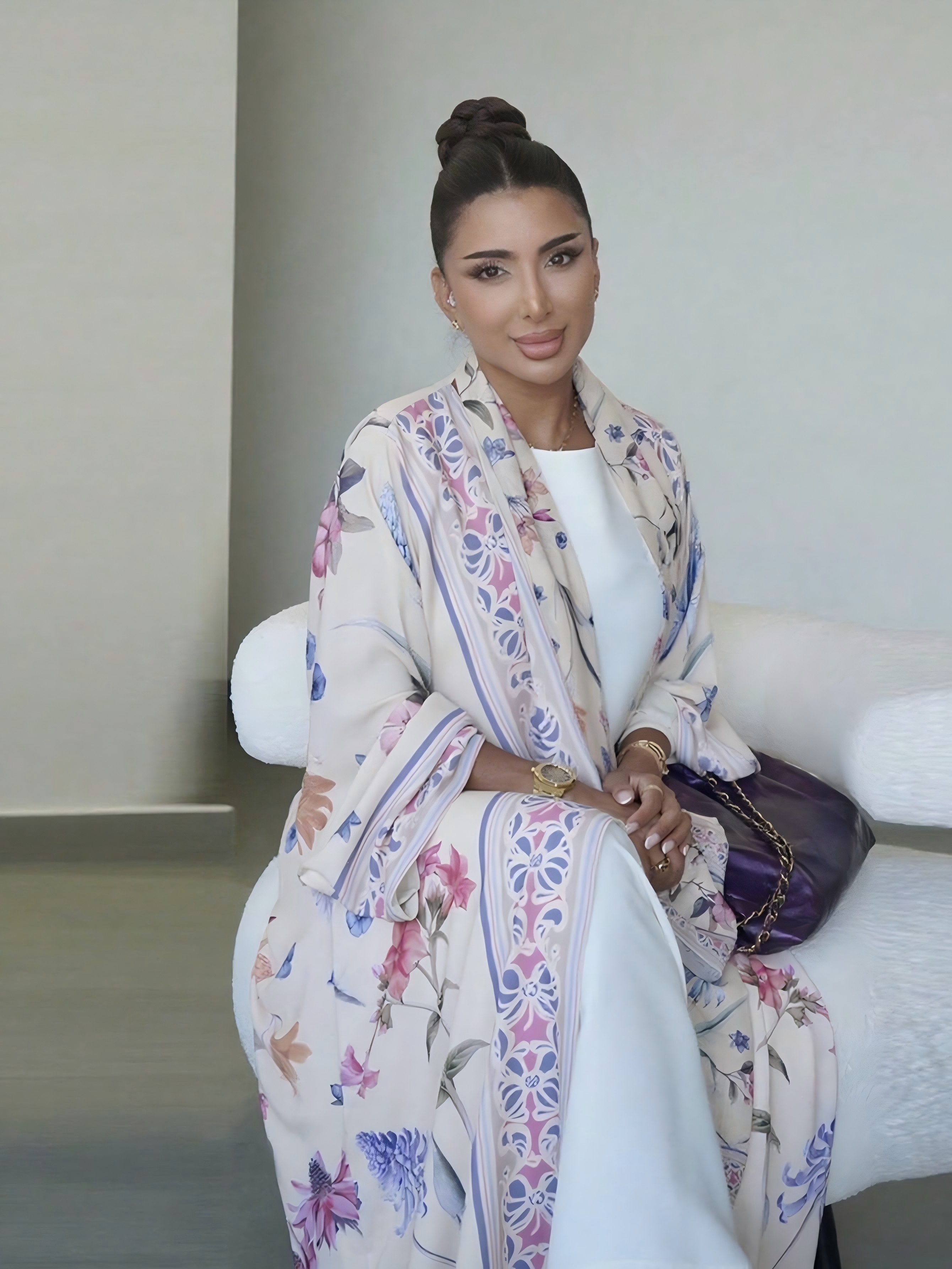 عباية بطبعة زهور