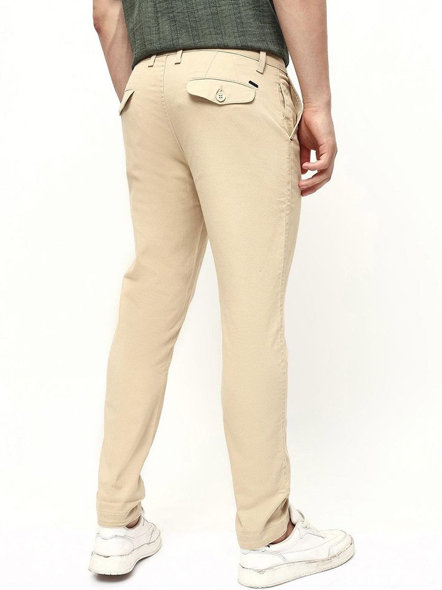 بنطال رجالي بقصة ضيقة