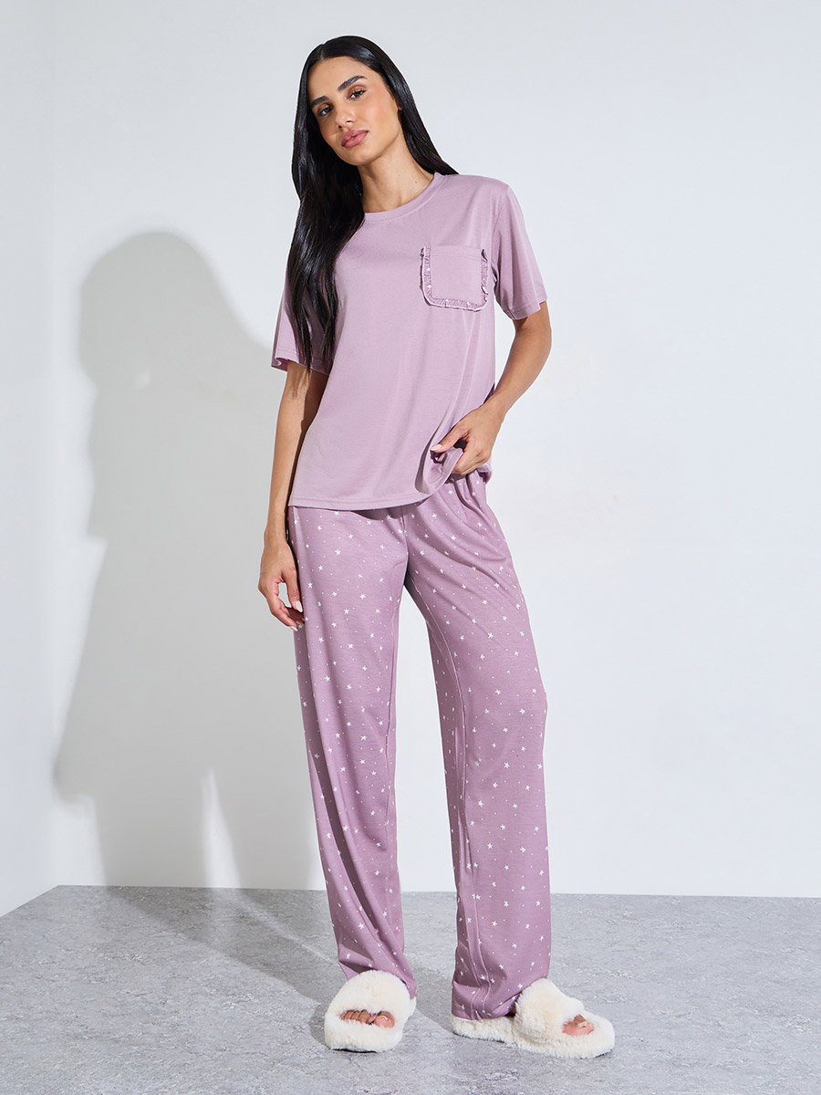Pink Solid Pocket Detail T-Shirt and All Over Star Print Pants Pyjama Set