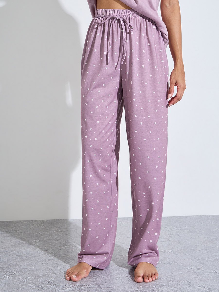 Pink Solid Pocket Detail T-Shirt and All Over Star Print Pants Pyjama Set