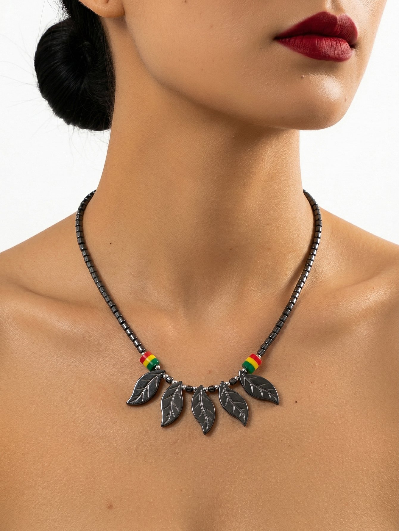 قلادة أحجار