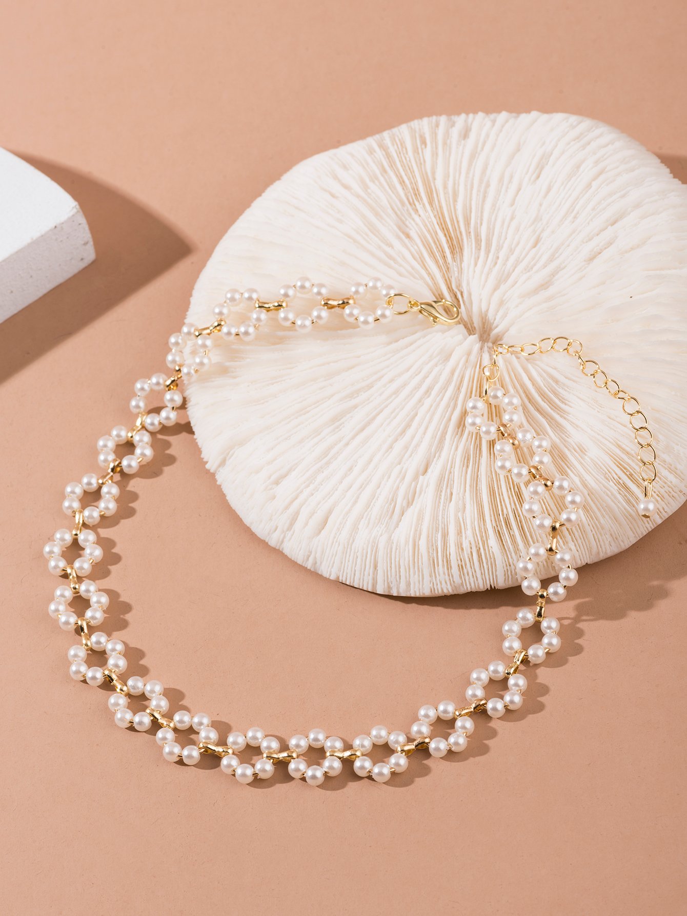 Faux Pearl Flower Choker Necklace
