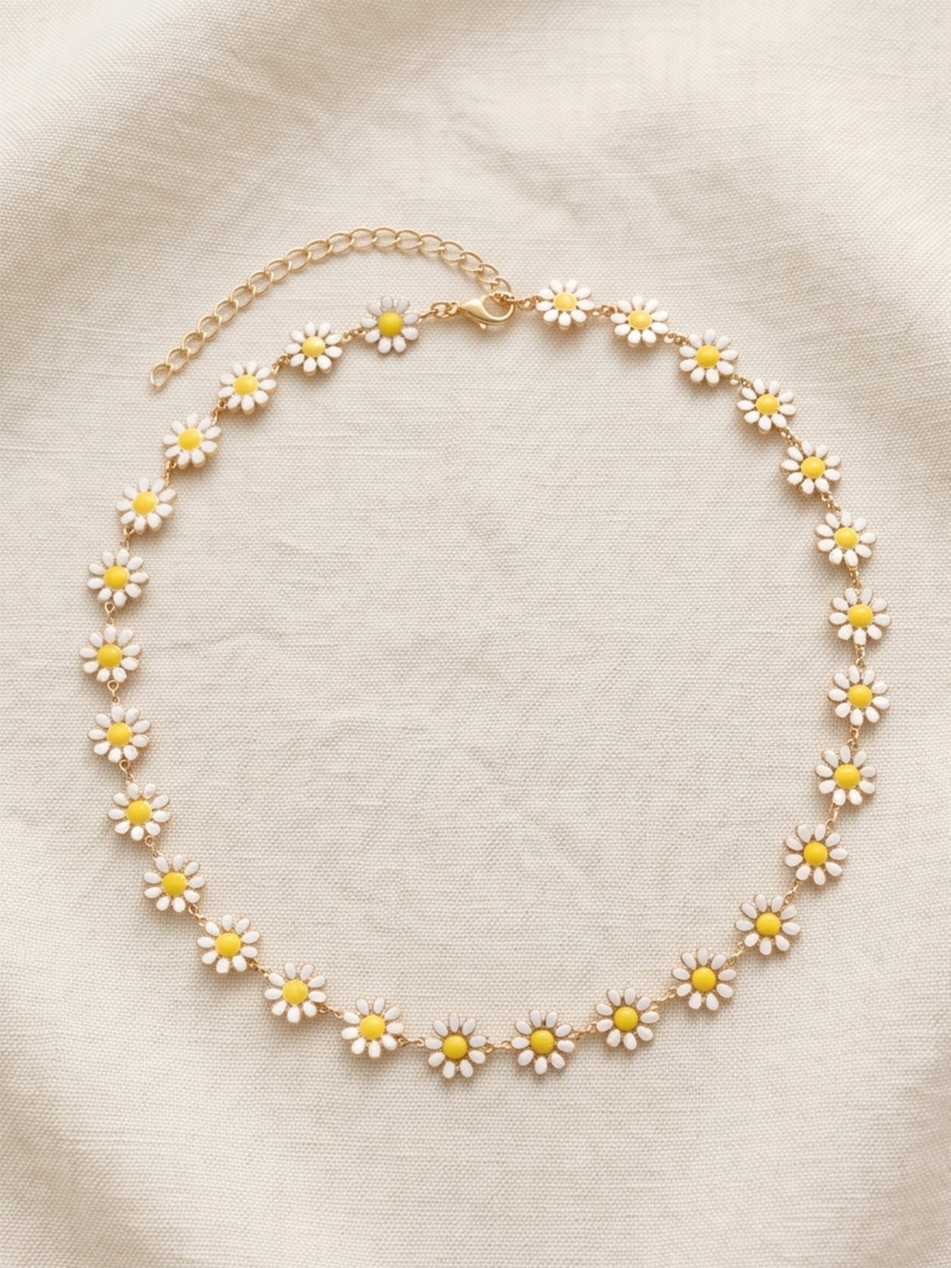 Daisy Flower Station Necklace