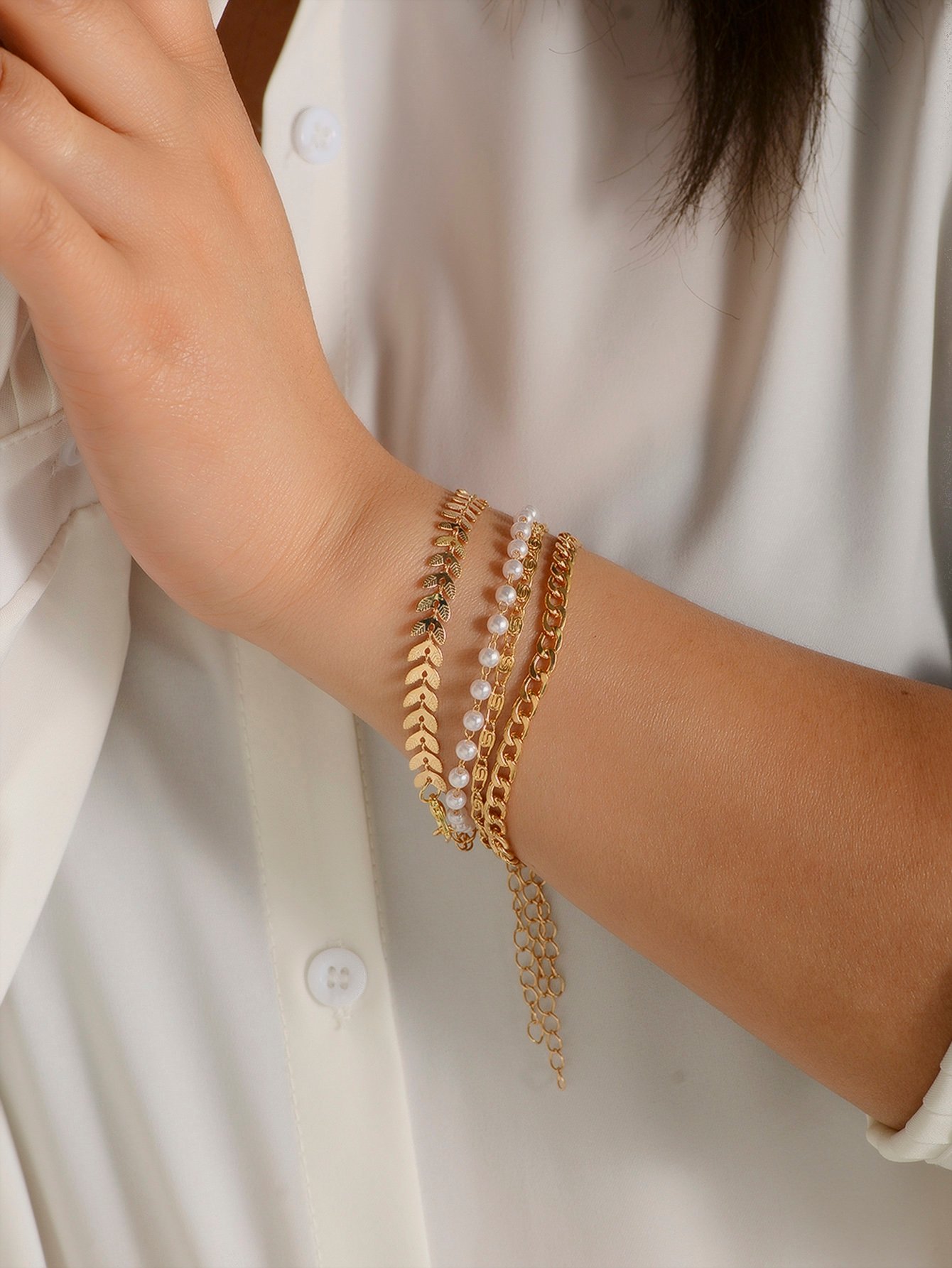 Pack of 4 - Gold Tone Link and Pearl Bracelets