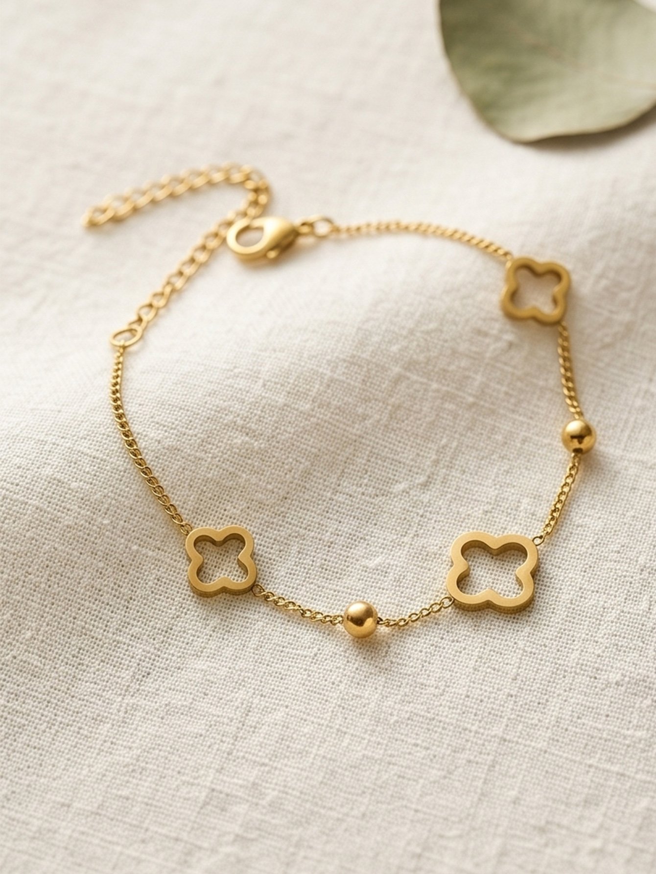 Gold Tone Clover Charms Link Bracele