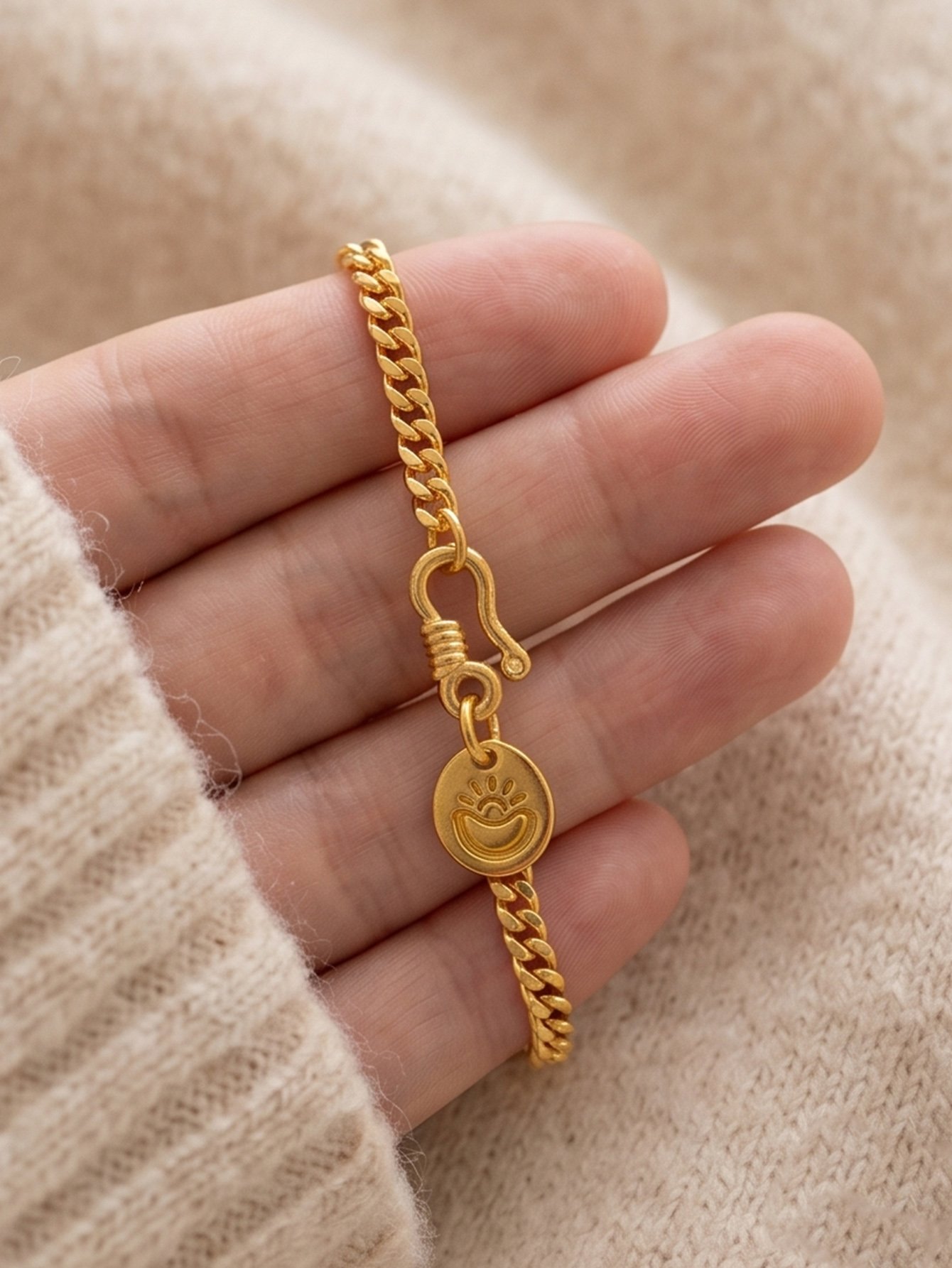 Gold Tone Link Bracelet with Round Charm