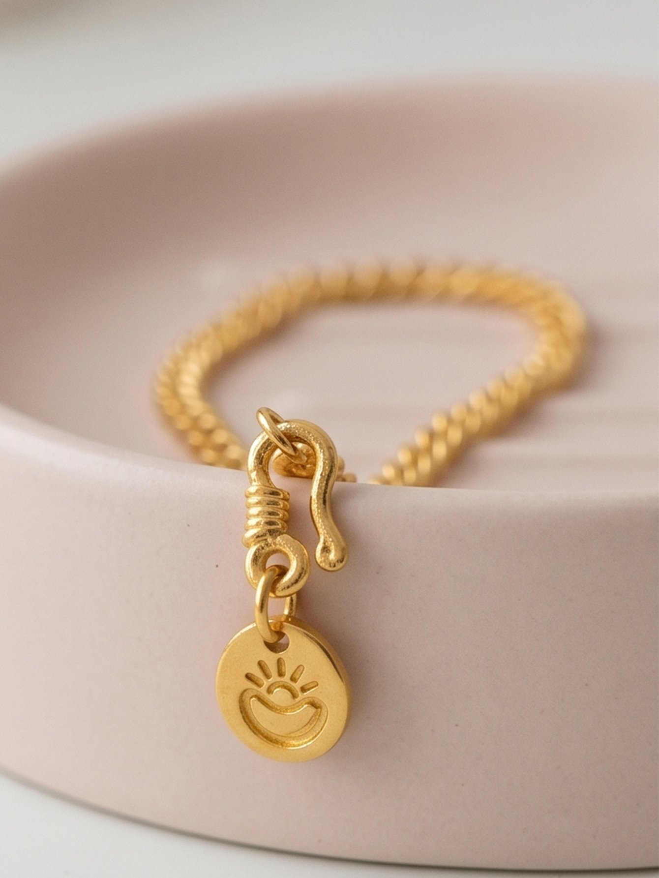 Gold Tone Link Bracelet with Round Charm