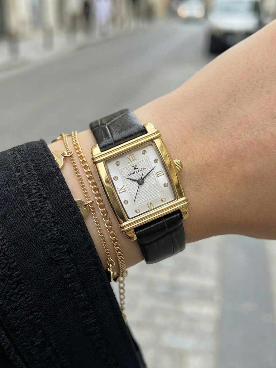 Premium Black Leather Watch for Women DK.1.14116-2