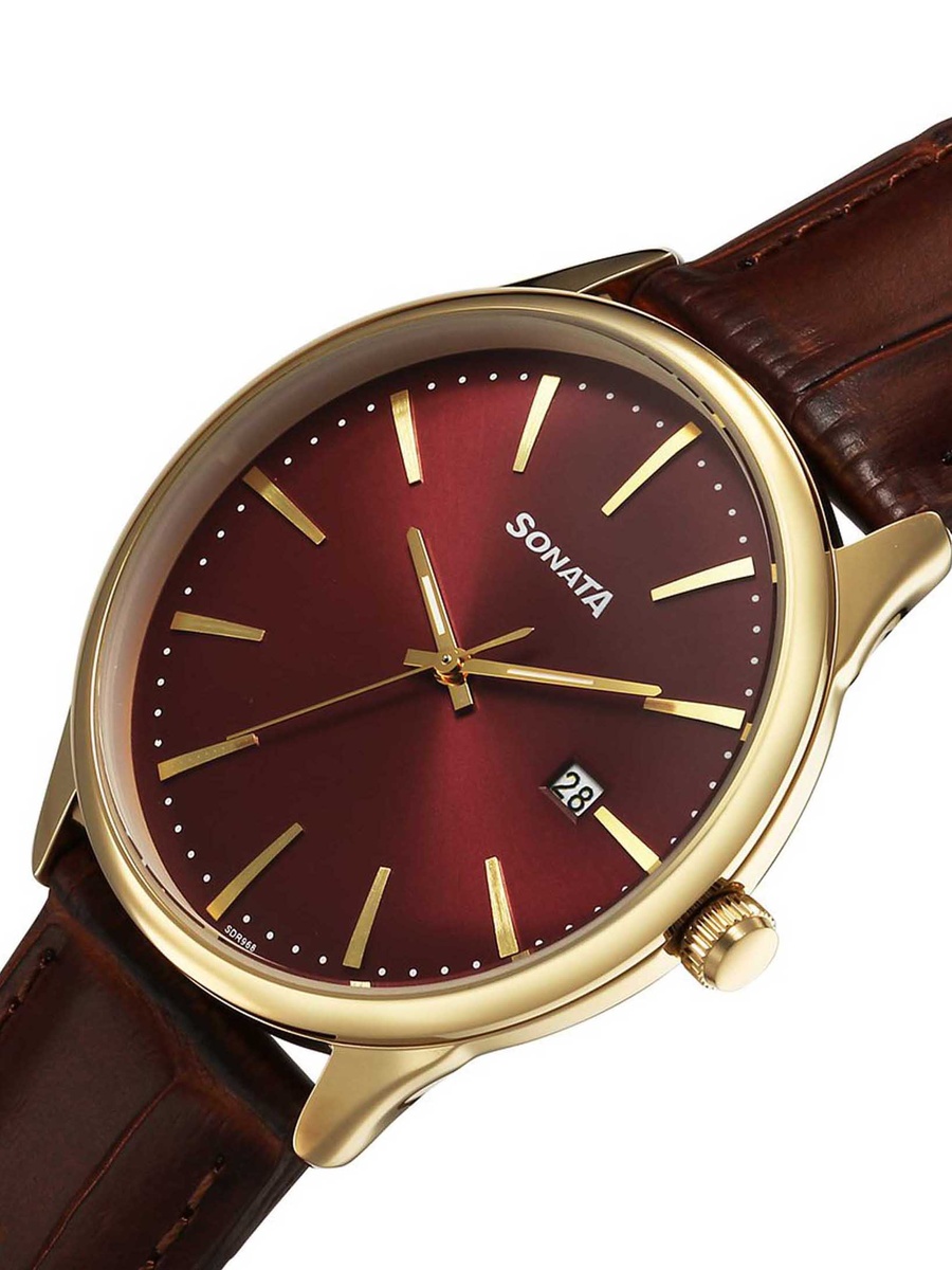 Men Maroon Round Dial Brown Strap Watch