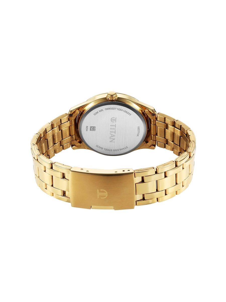 Men Watch Polished Metal Frame with Adjustable Strap