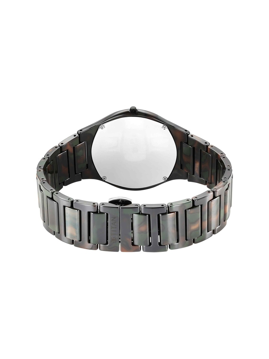 Men Analog Watch with Black Dial and Stainless Steel Strap