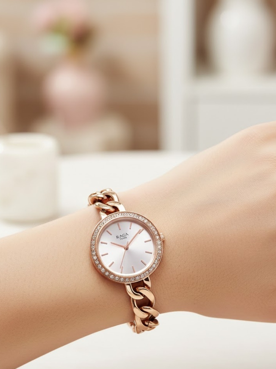 Women Raga Showstopper Watch with Silver Dial and Metal Strap, Quartz Movement