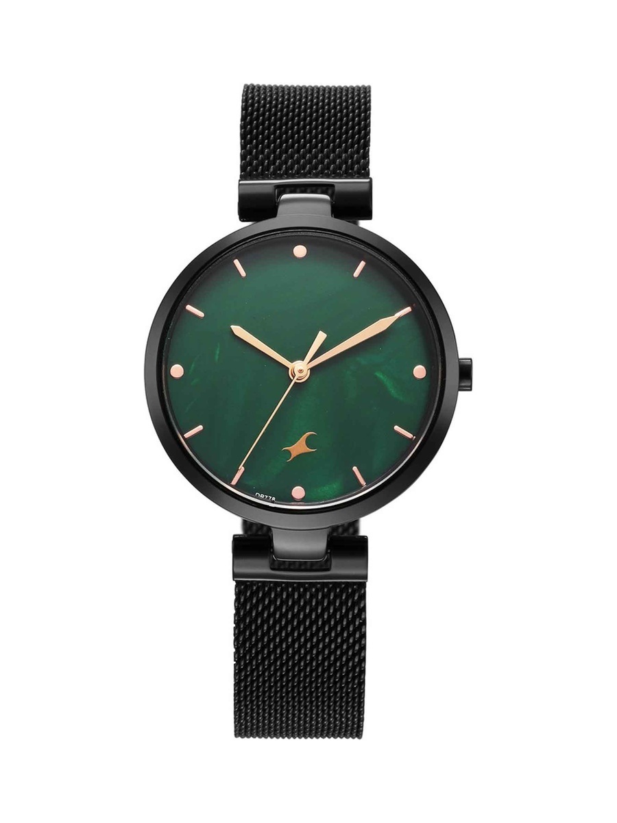 Women Green Round Dial Watch with Mesh Strap