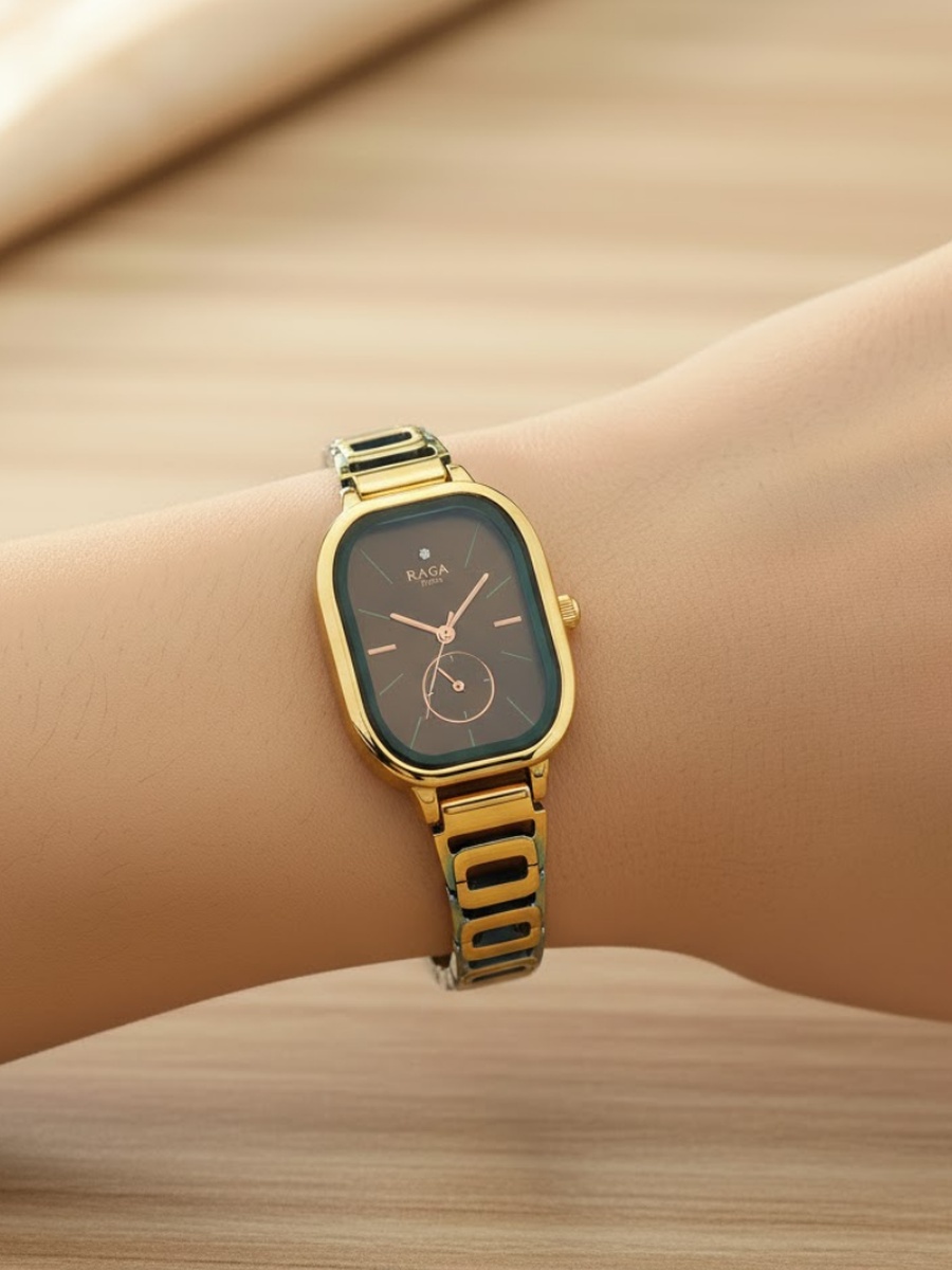 Women Raga Chic Green Dial Watch with Metal Strap, Quartz Movement