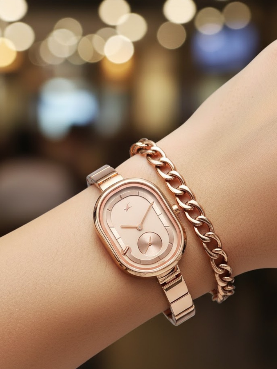 Women Rose Gold Stainless Steel Strap Watch, Quartz Movement 6 ATM Water-Resistant