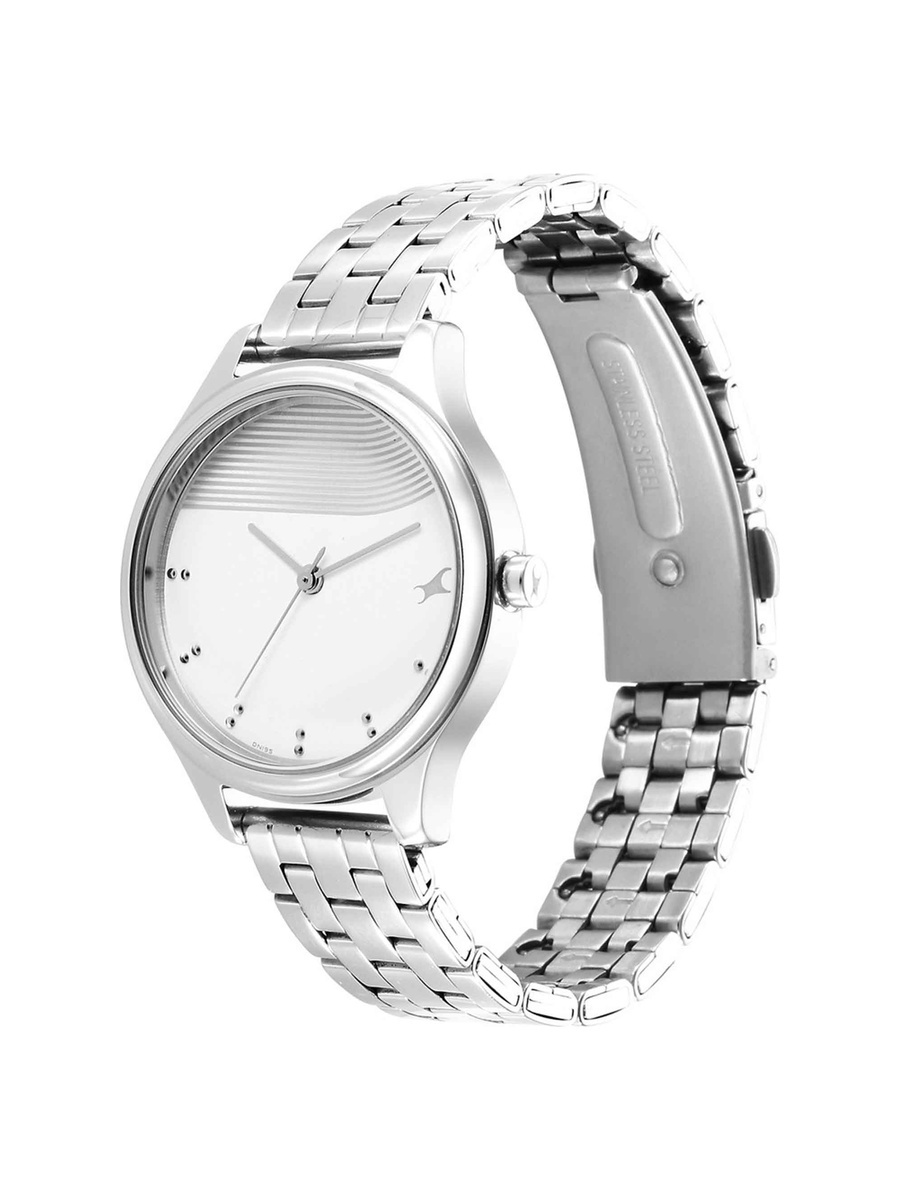 Stunners 5.0 Women Silver Dial Watch with Stainless Steel Strap, 3 ATM Water-Resistant