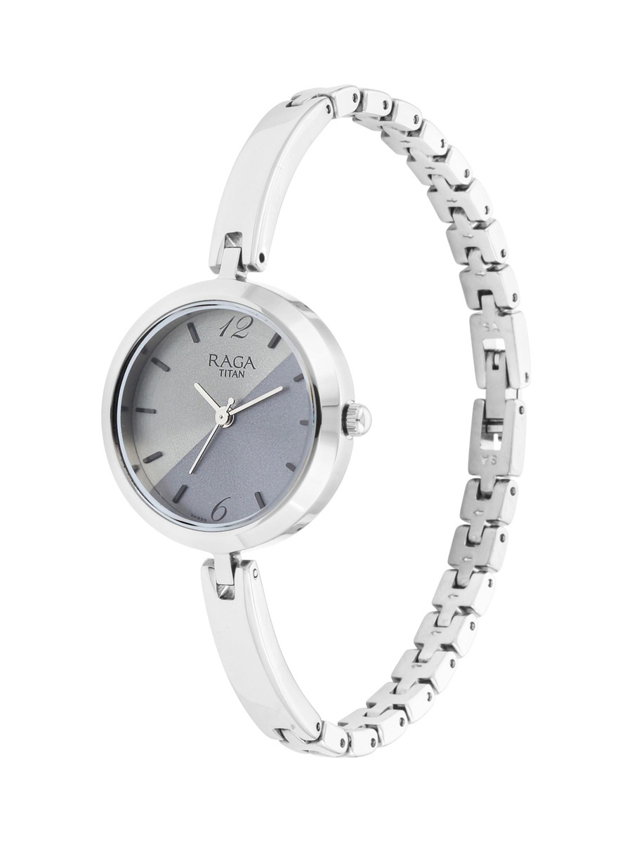 Women Raga Viva Watch with Silver Dial and Metal Strap, Quartz