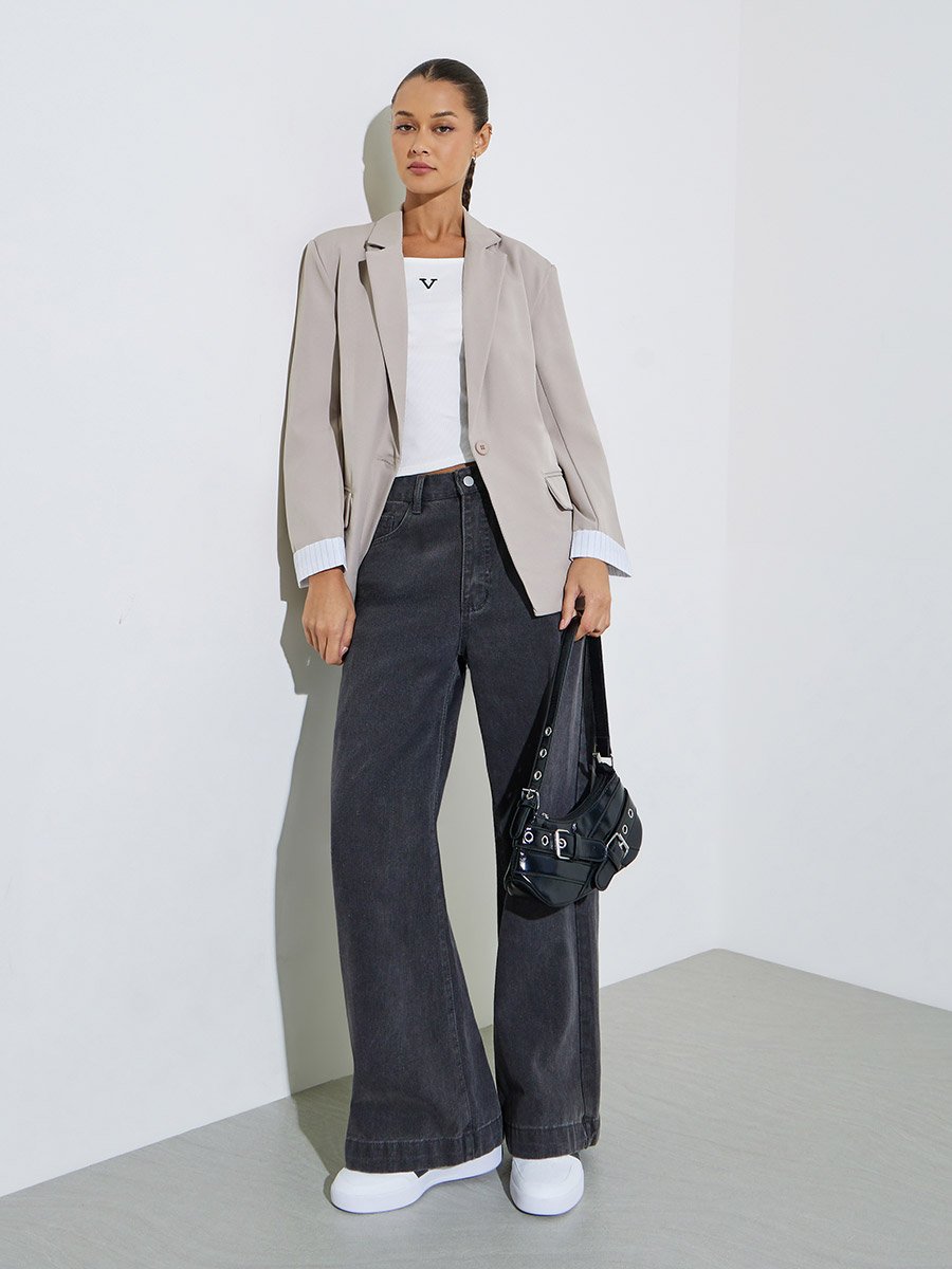 Beige Solid Single Breasted Pocket Details Regular Fit Blazer