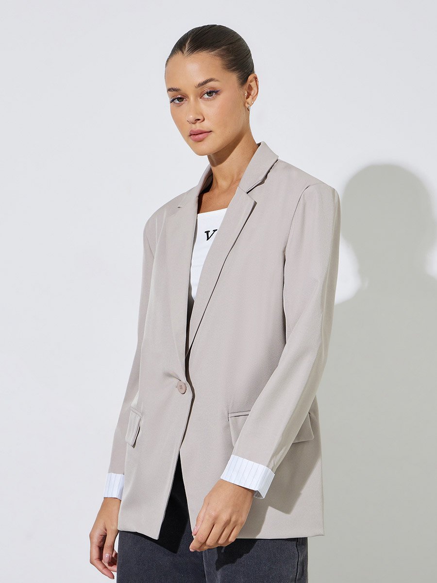 Beige Solid Single Breasted Pocket Details Regular Fit Blazer