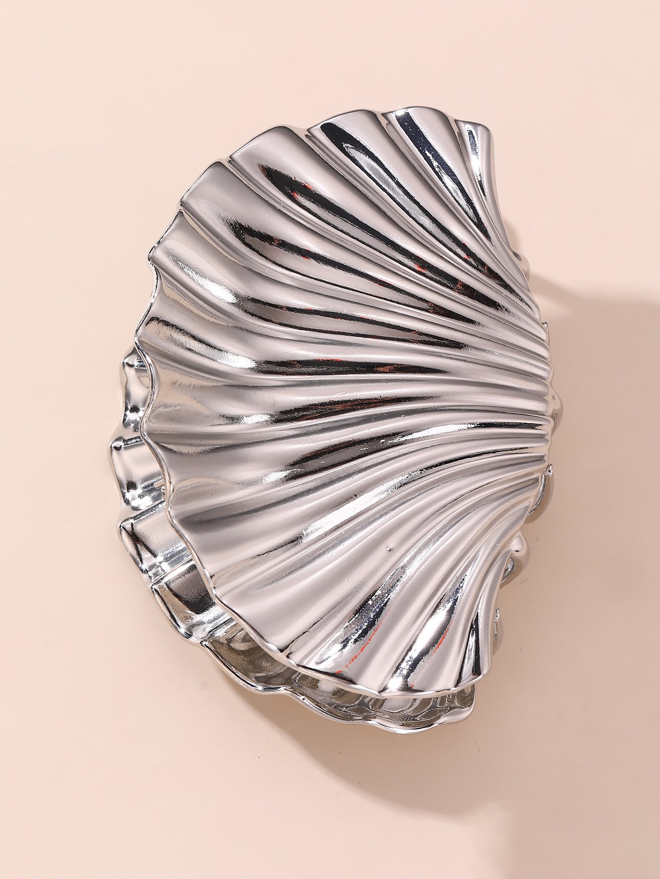 Shell-Shaped Hair Clip