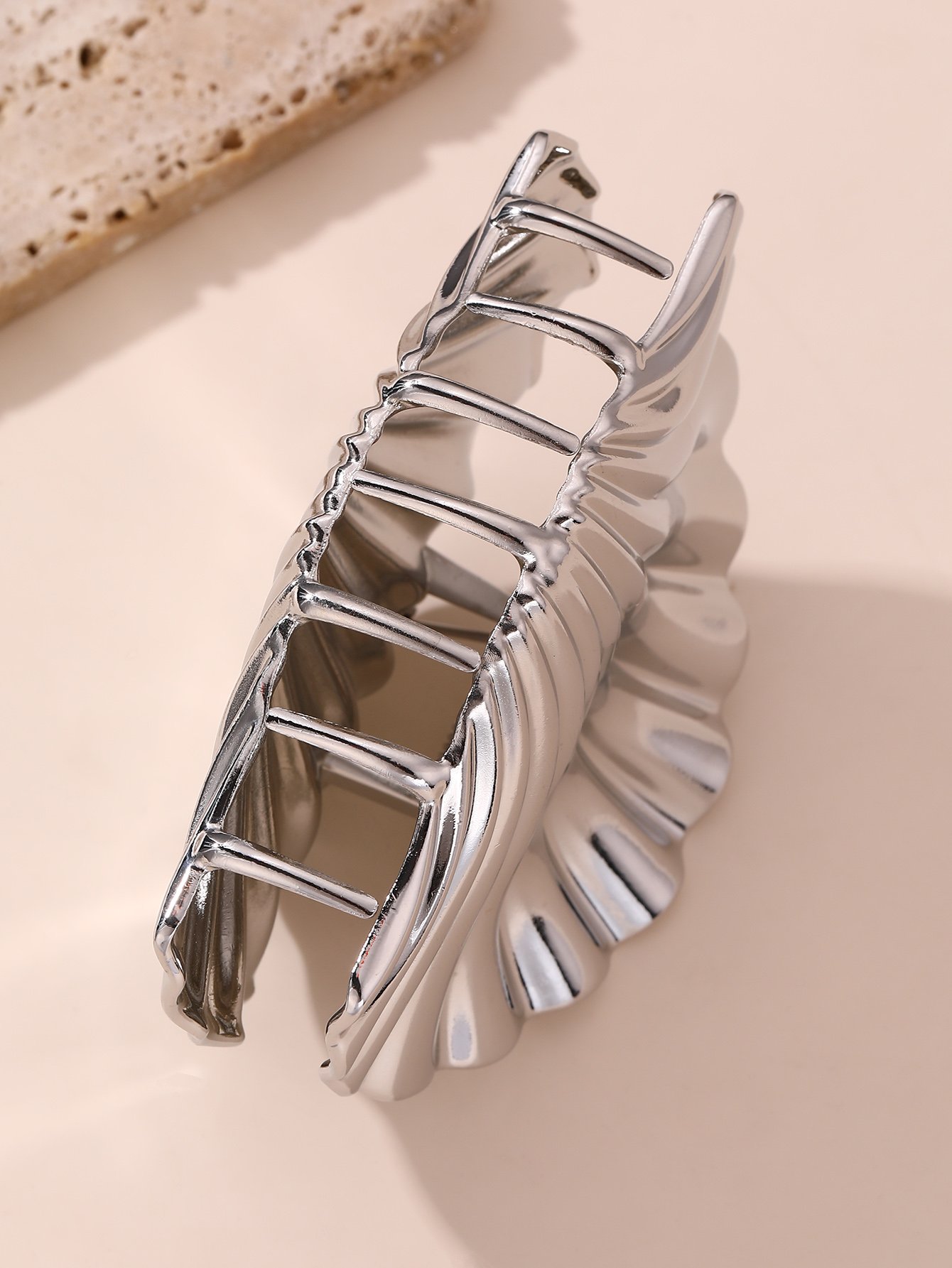 Shell-Shaped Hair Clip