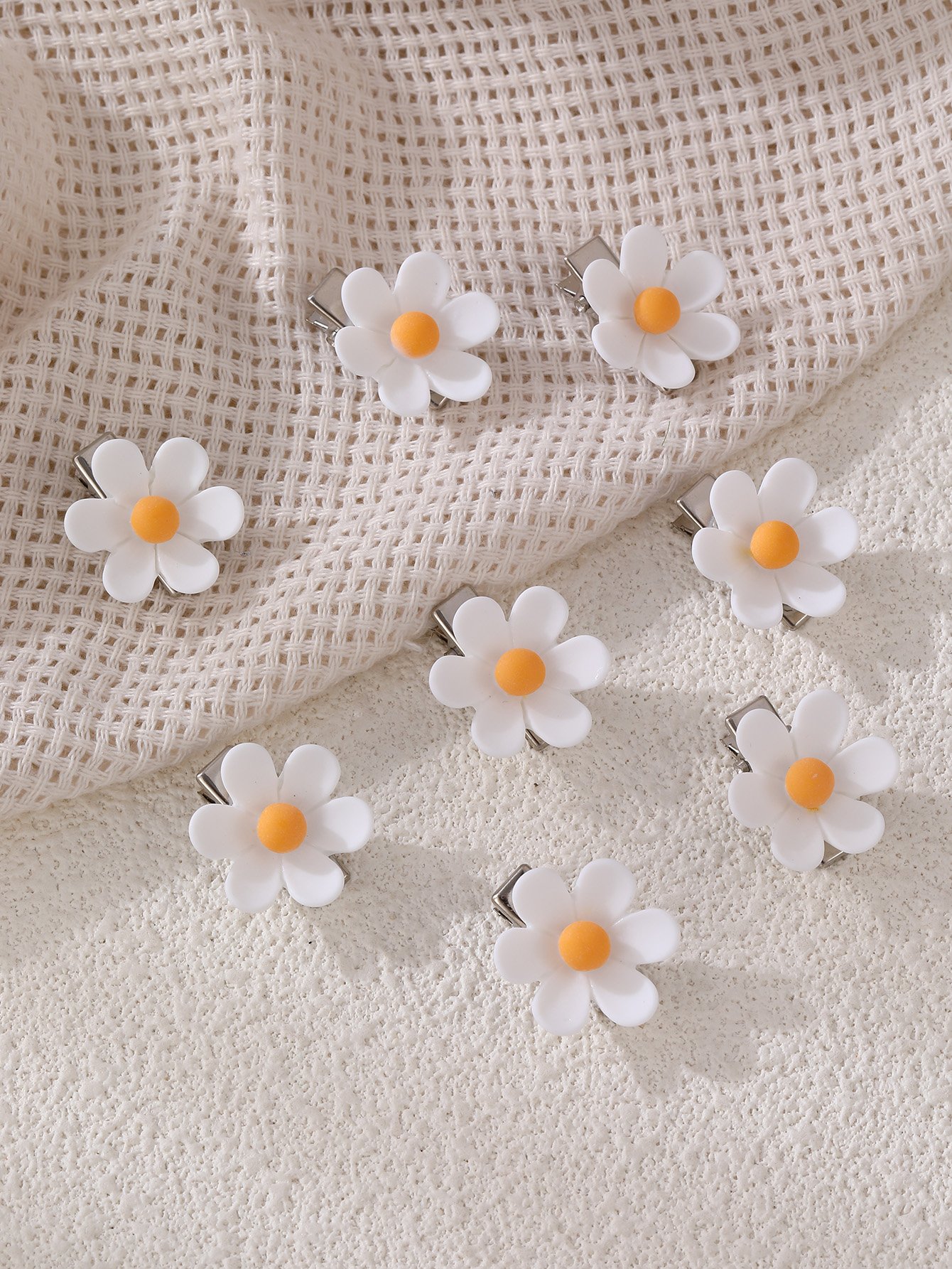 Pack of 8 - White Flower Hair Clips