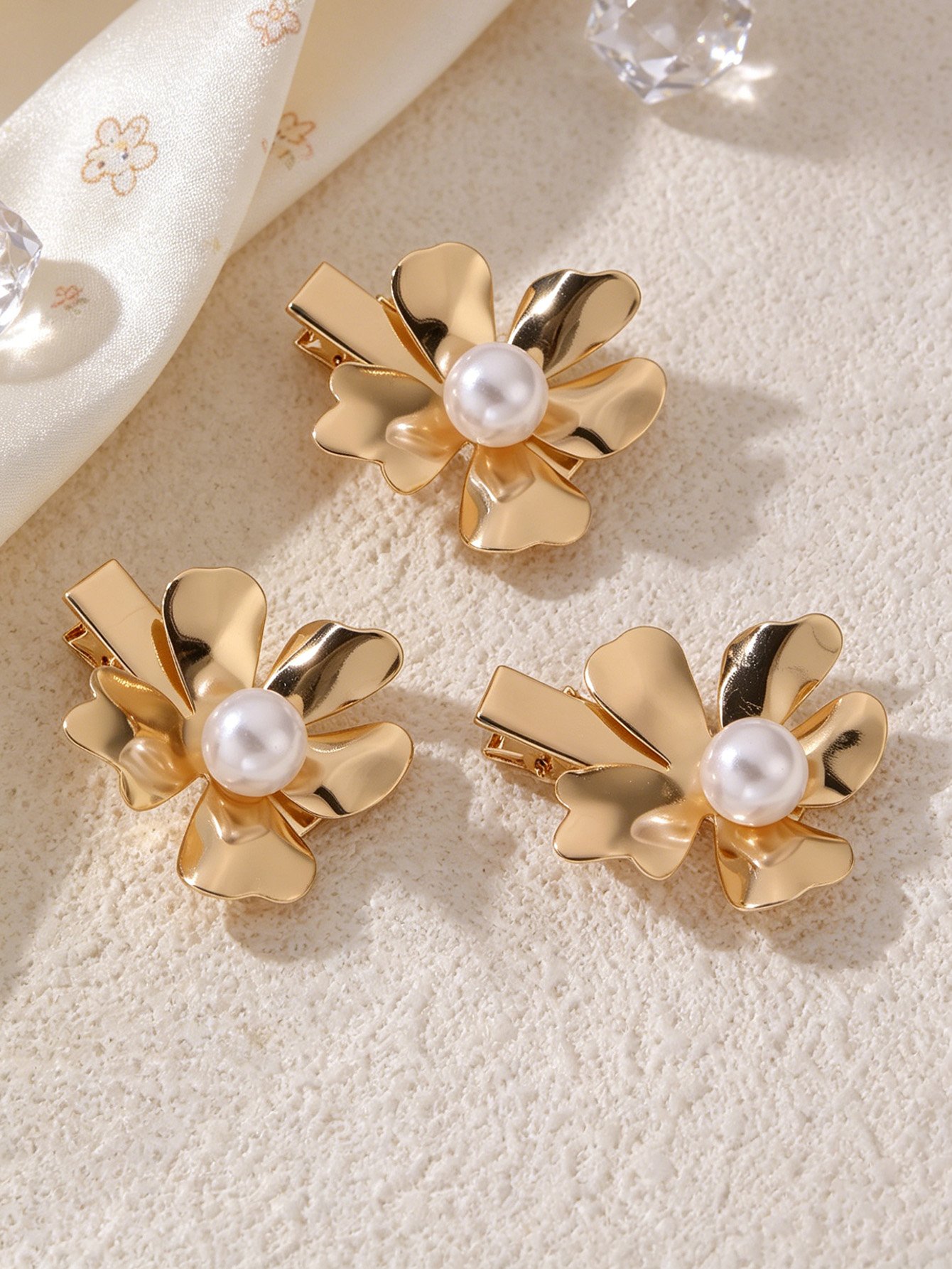 Pack of 3 - Gold Tone Pearl Embellished Flower Hair Clips