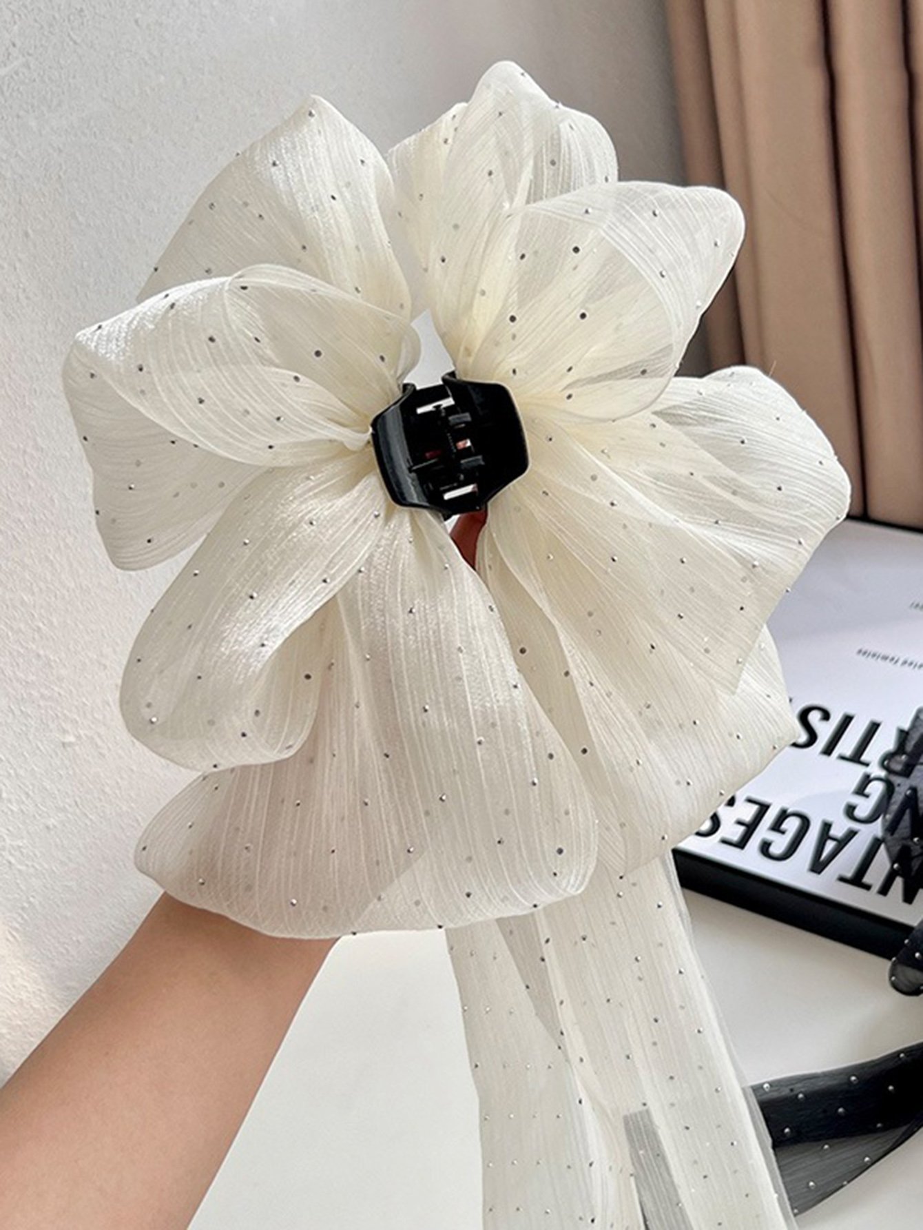 Dot Pattern Bow Claw Clip
