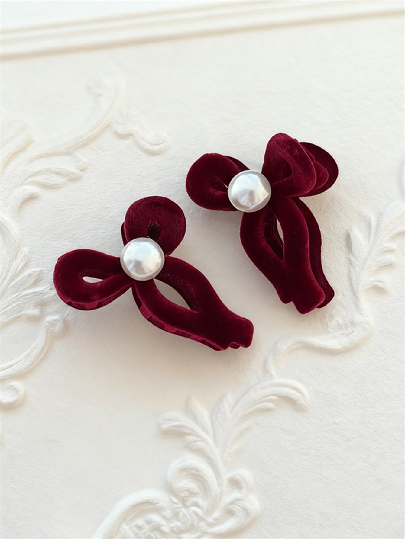 Set of 2 - Velvet Bow Pearl Claw Clip