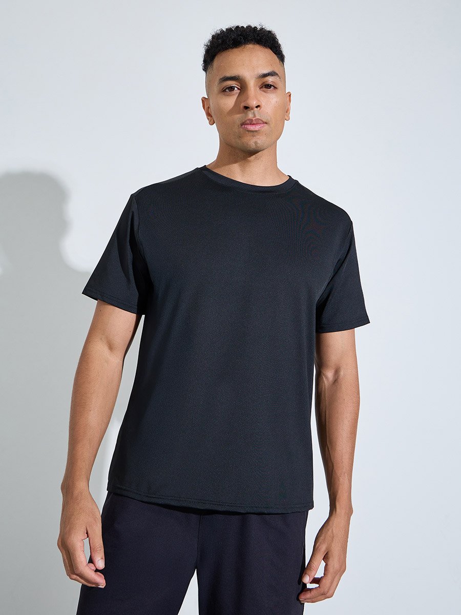 Men Black Solid Regular Fit Activewear T-Shirt