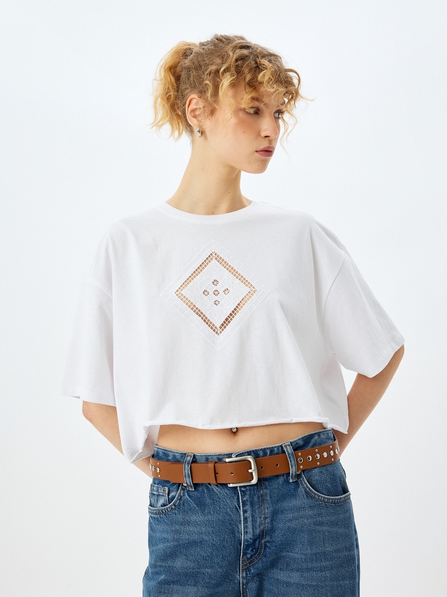 Embroidered Crop T-Shirt