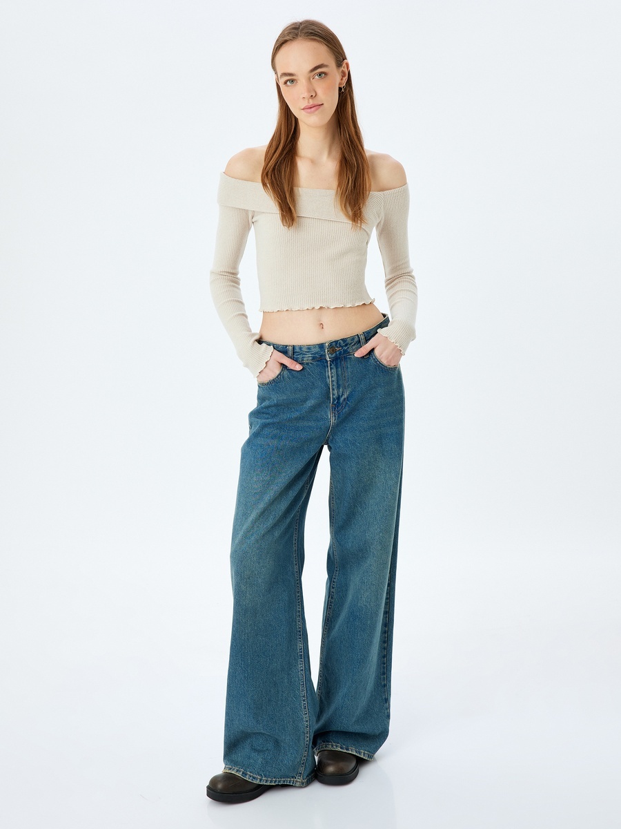 Long Sleeve Crop T-Shirt