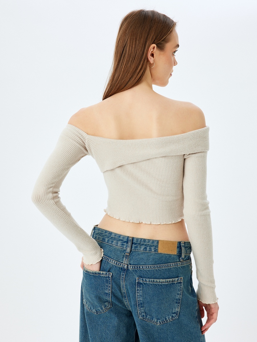 Long Sleeve Crop T-Shirt