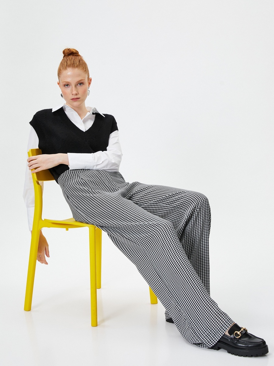 Houndstooth Printed High Rise Trousers