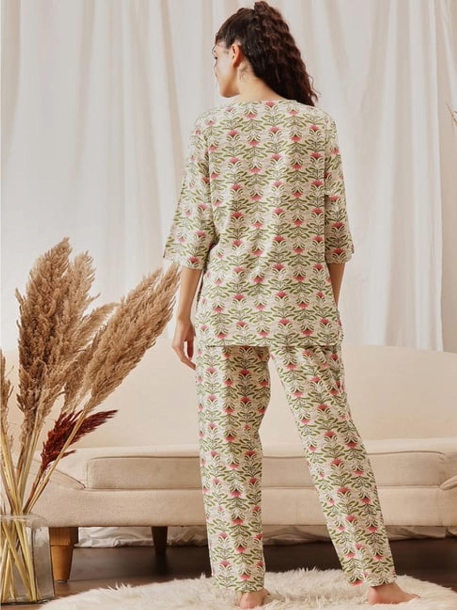 Womens Floral Printed 3/4 Sleeve Kurta and Straight Pyjama Set