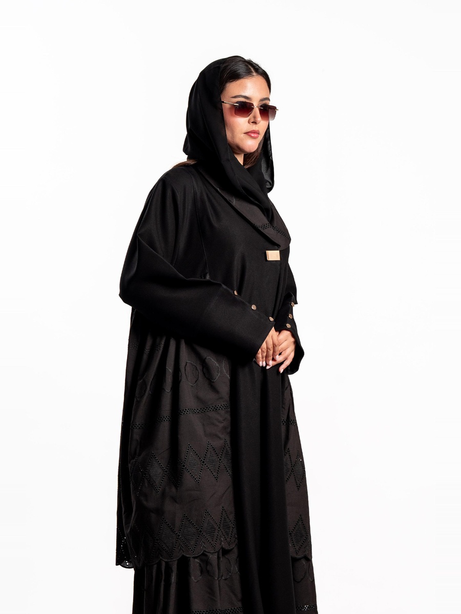 عباية أشجان بتطريز