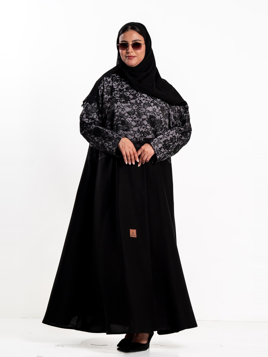 عباية ليان بلوحة دانتيل