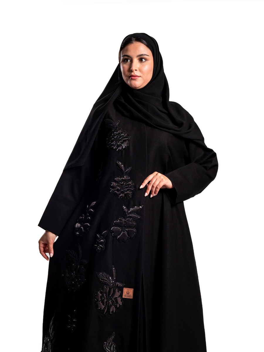 عباية أصالة بتفاصيل مزينة