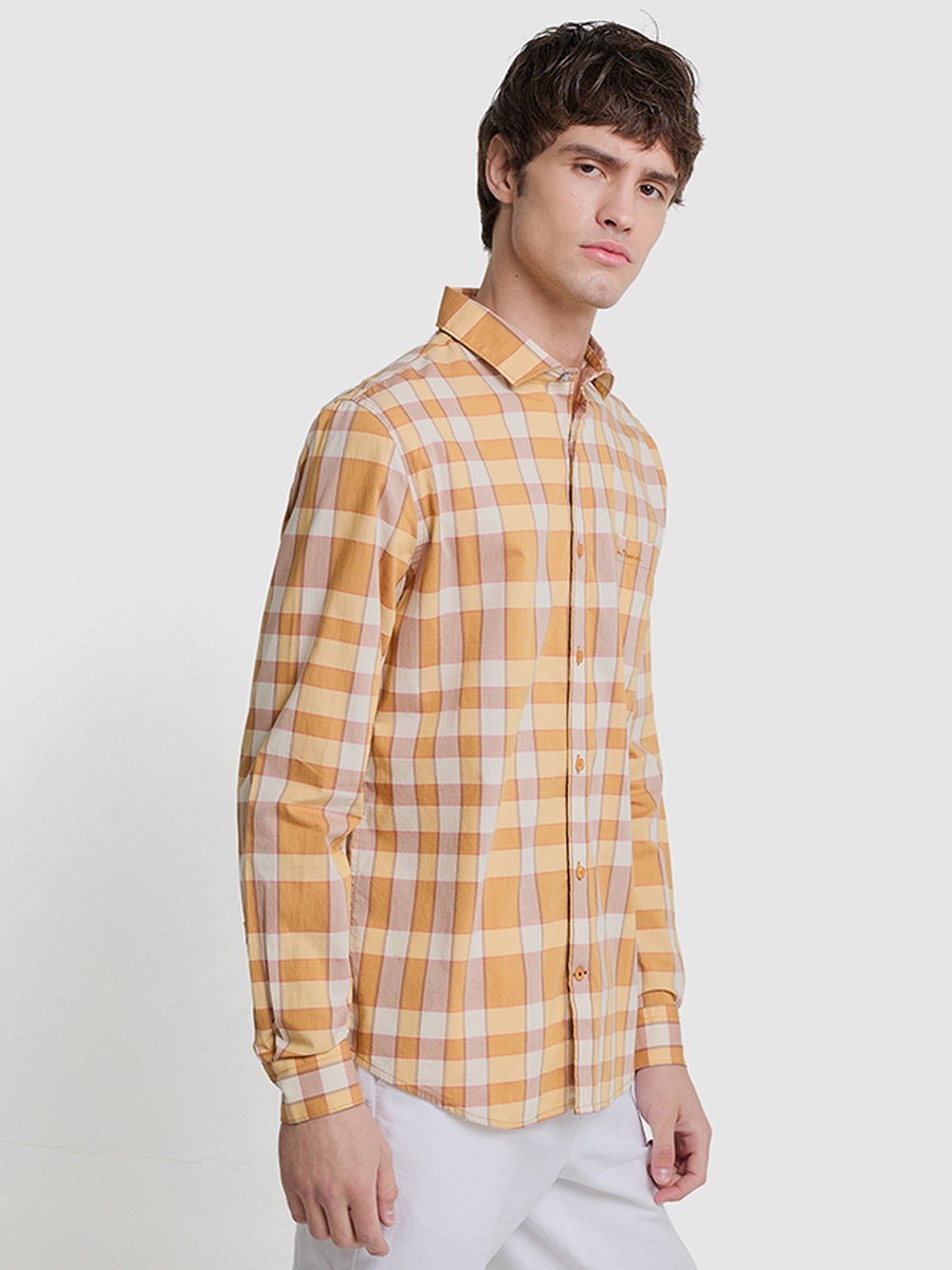 Men Checked Long Sleeves Shirt with Pocket