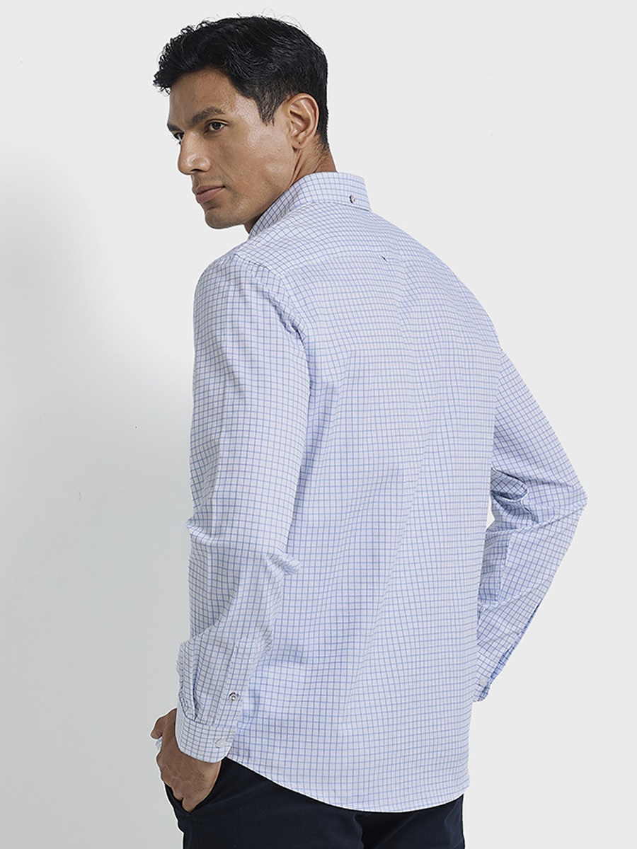 Men Checked Long Sleeves Shirt with Button-Down Collar