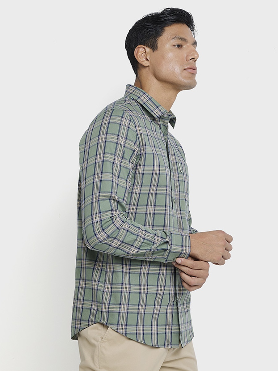 Men Checked Long Sleeves Shirt with Pocket