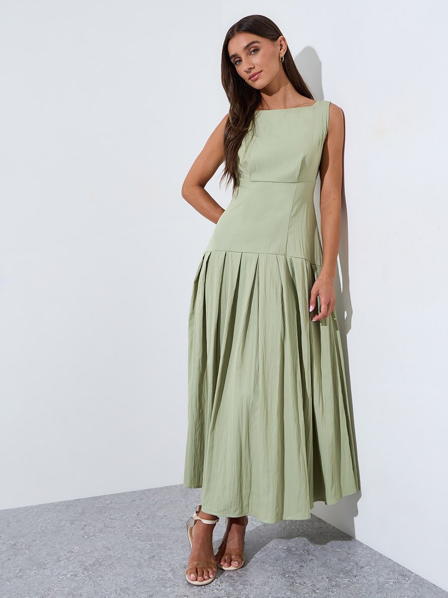 Green Solid Boat Neck Sleeveless A-Line Maxi Dress