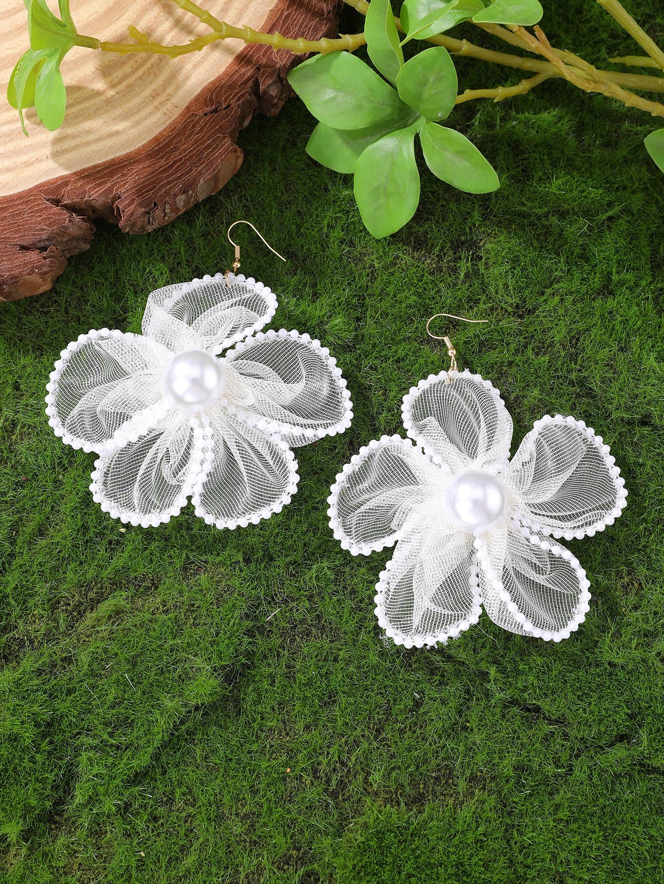 Pack of 3 - Pearl with Lace Details Chocker Necklace and Earrings