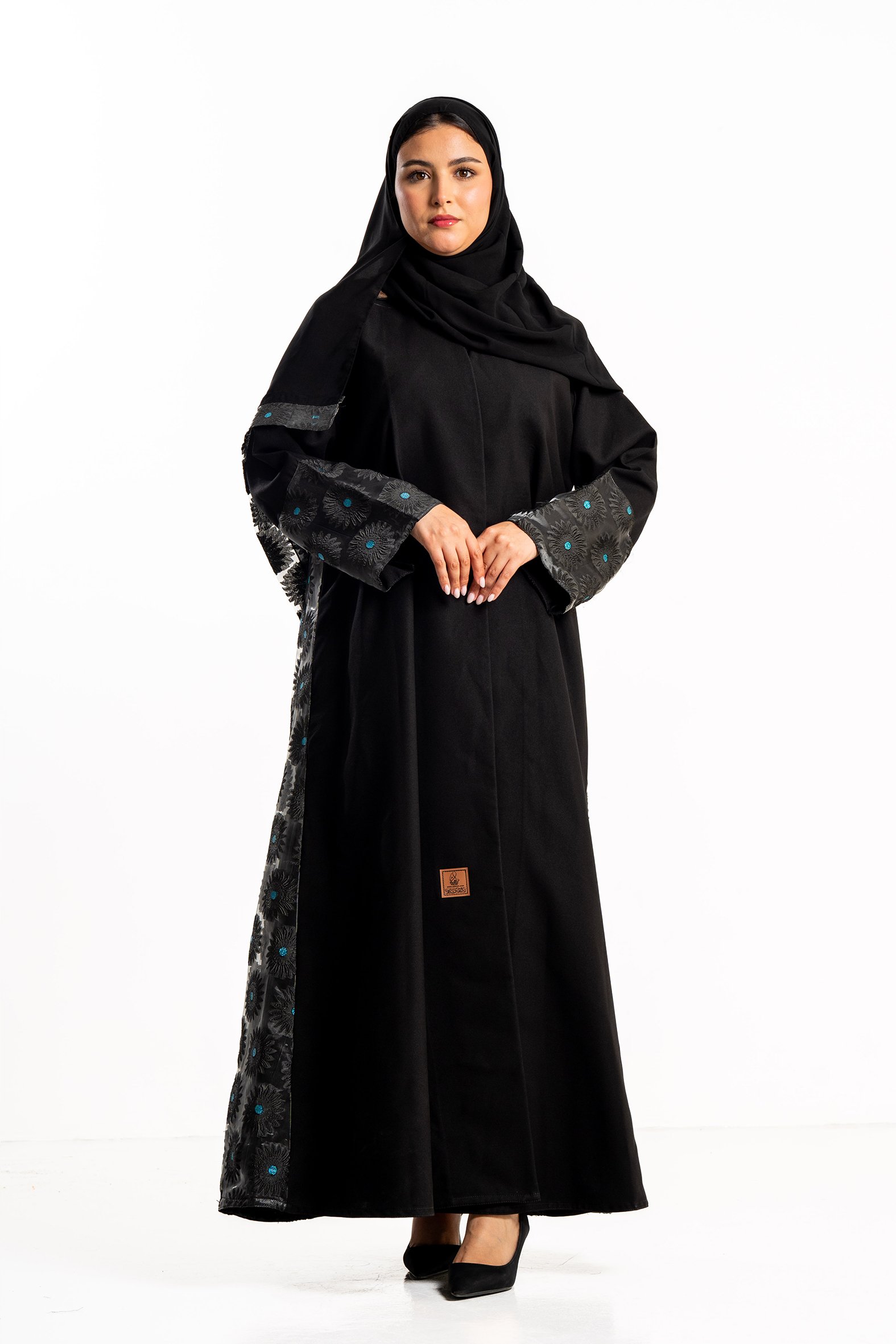عباية خواطر بتطريز أزهار