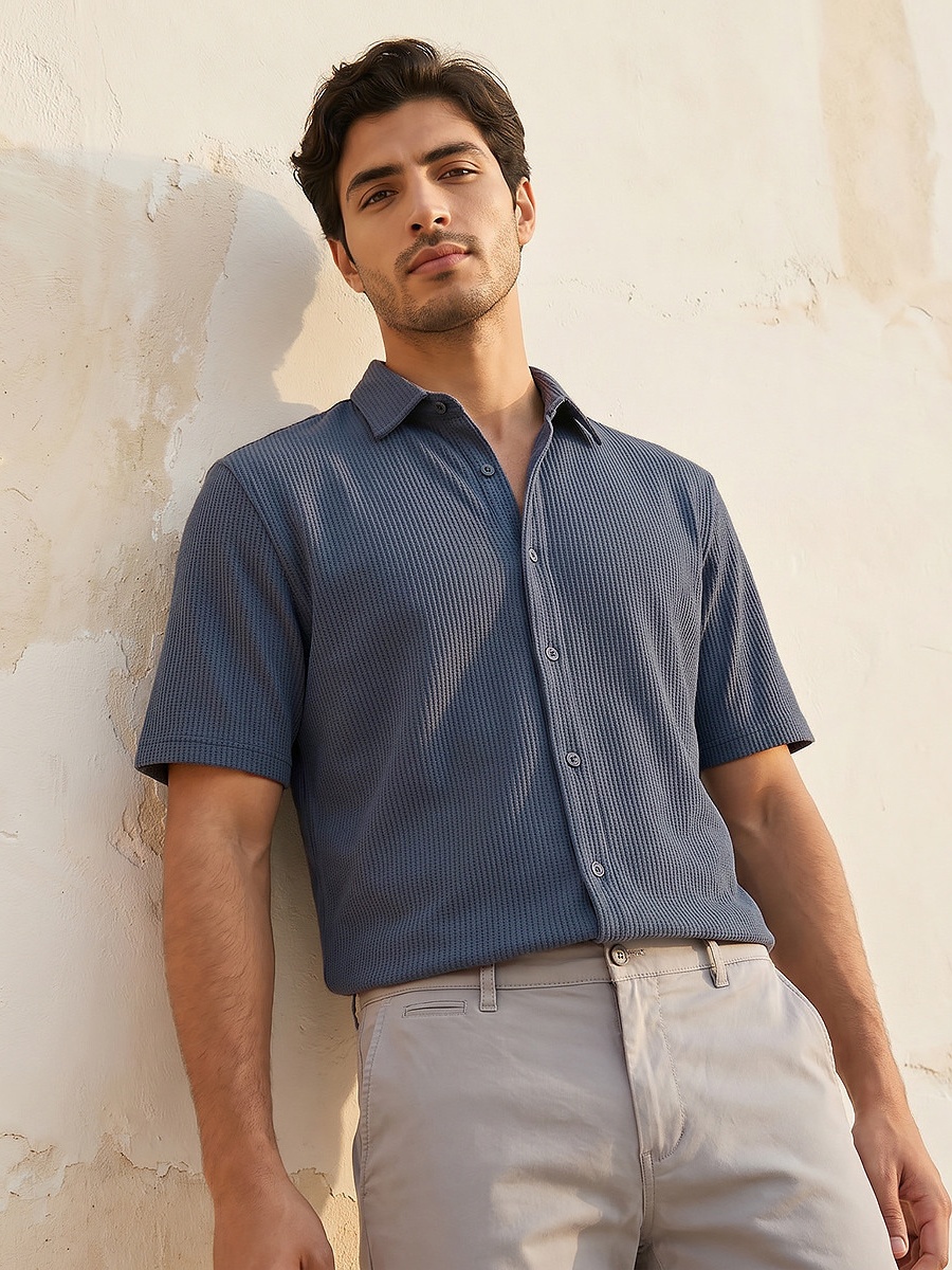 Men Regular Fit Collared Textured Short Sleeves Shirt