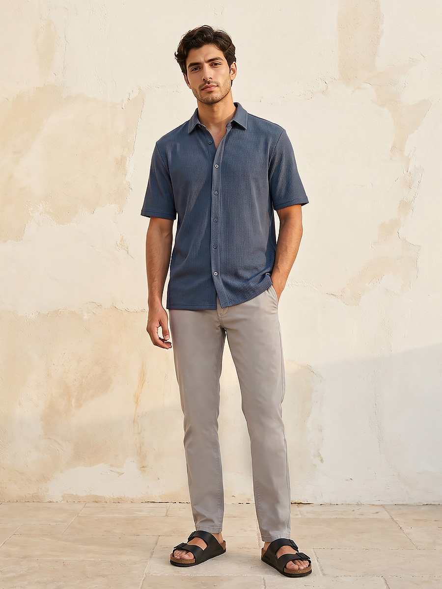 Men Regular Fit Collared Textured Short Sleeves Shirt