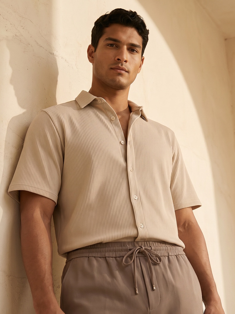 Men Regular Fit Collared Textured Short Sleeves Shirt
