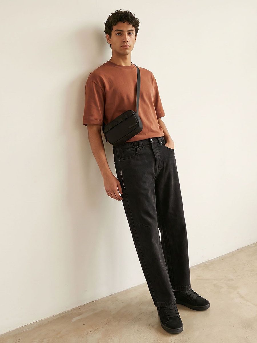 Men Straight Fit Mid-Rise Jeans
