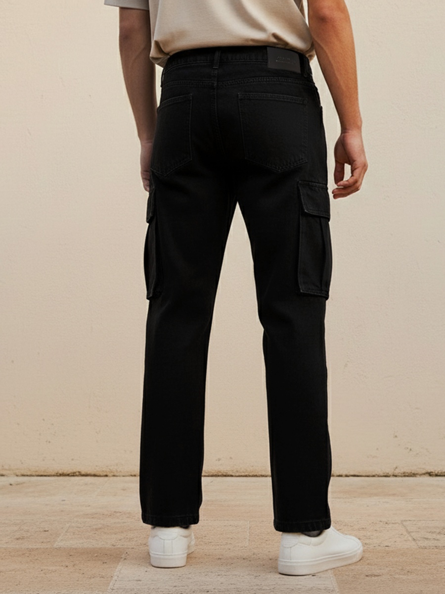 Men Regular Fit Mid-Rise Cargo Jeans