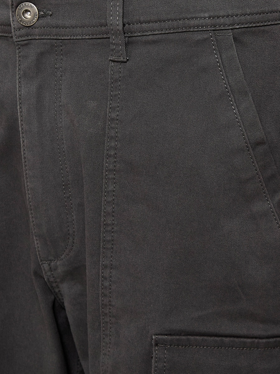 Men Regular Fit Twill Cargo Trousers